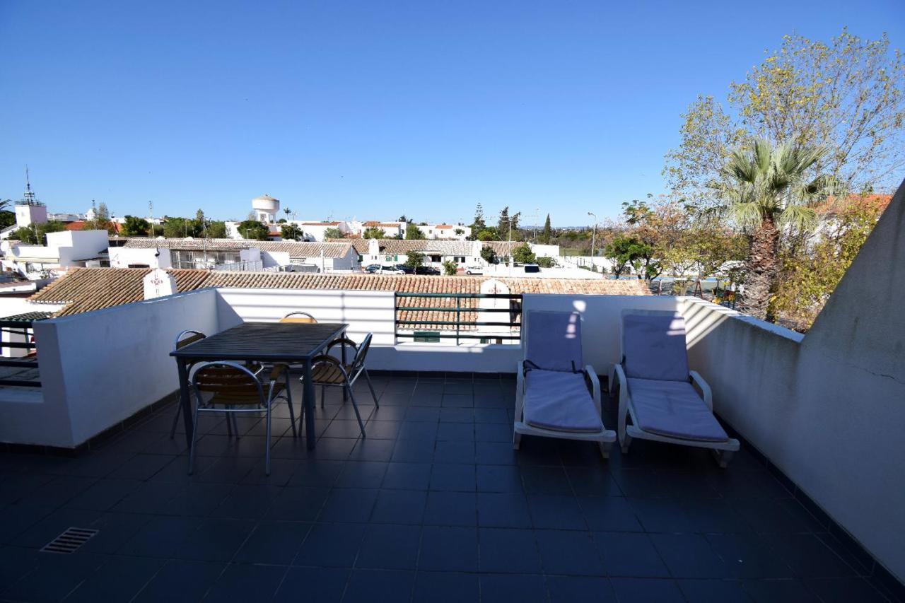 Piscina Apartment Santa Luzia  Luaran gambar